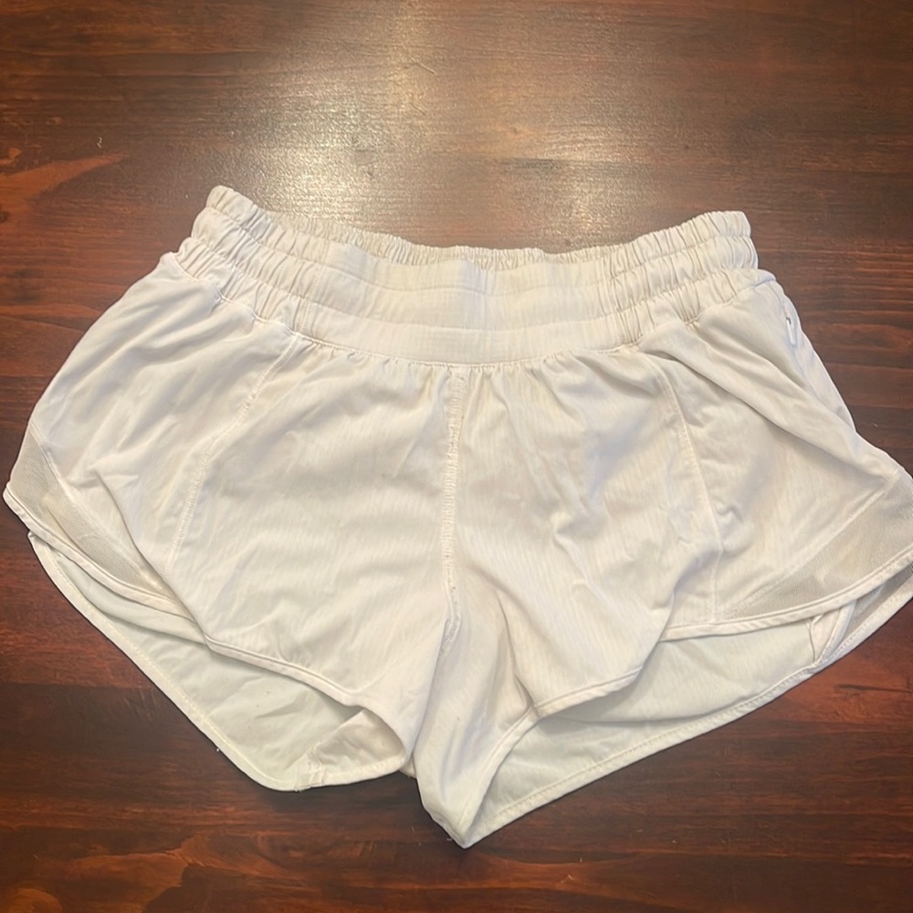 Lululemon 2.5 inch Hotty Hot Shorts